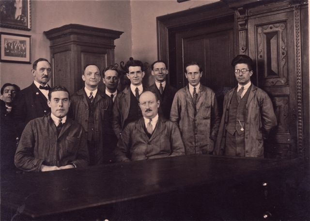 Mooie foto van onze afdeling. Negen man exact telde onze afdeling.Ik herhaal, negen man.